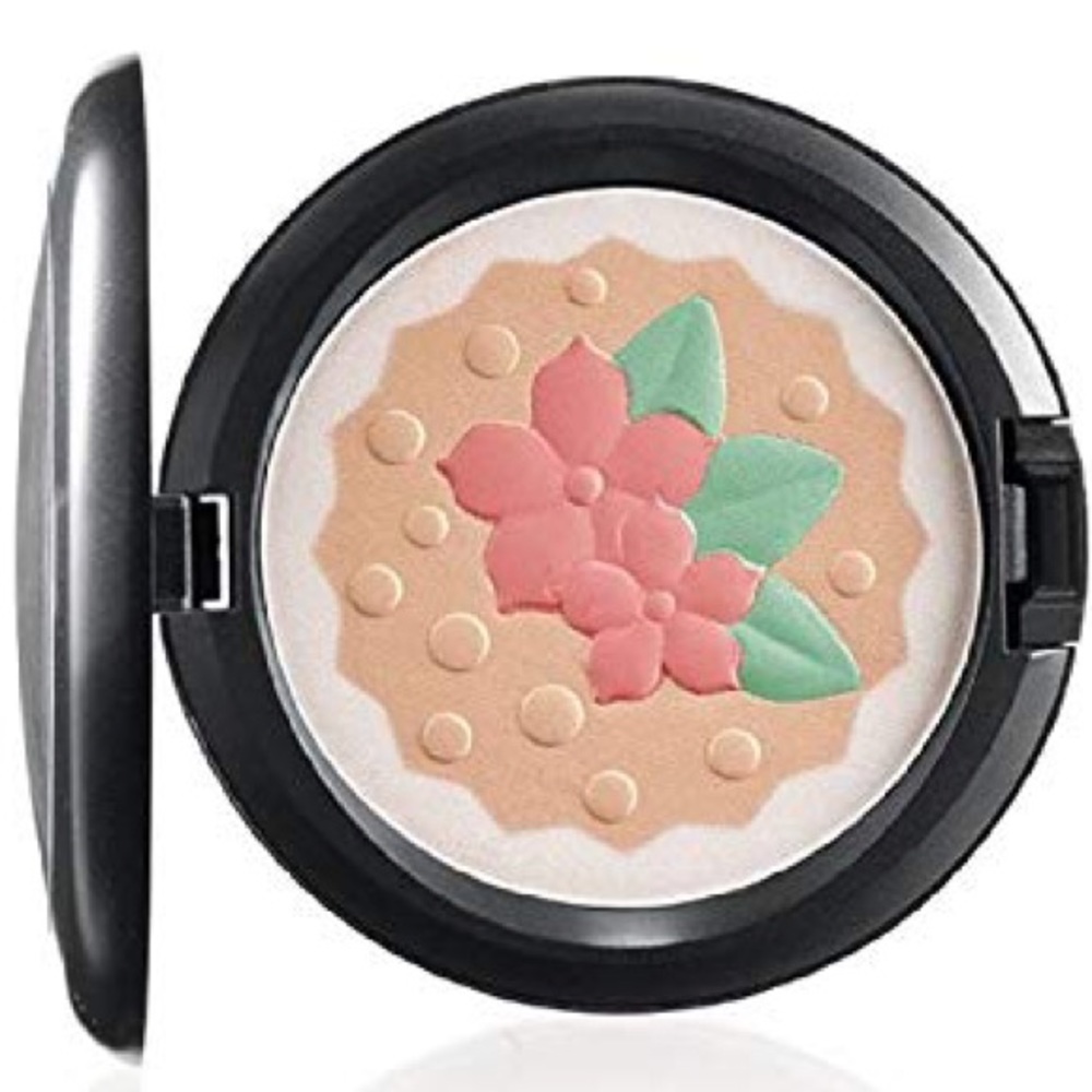 MAC PEARLMATTE FACE POWDER - IN FOR A TREAT